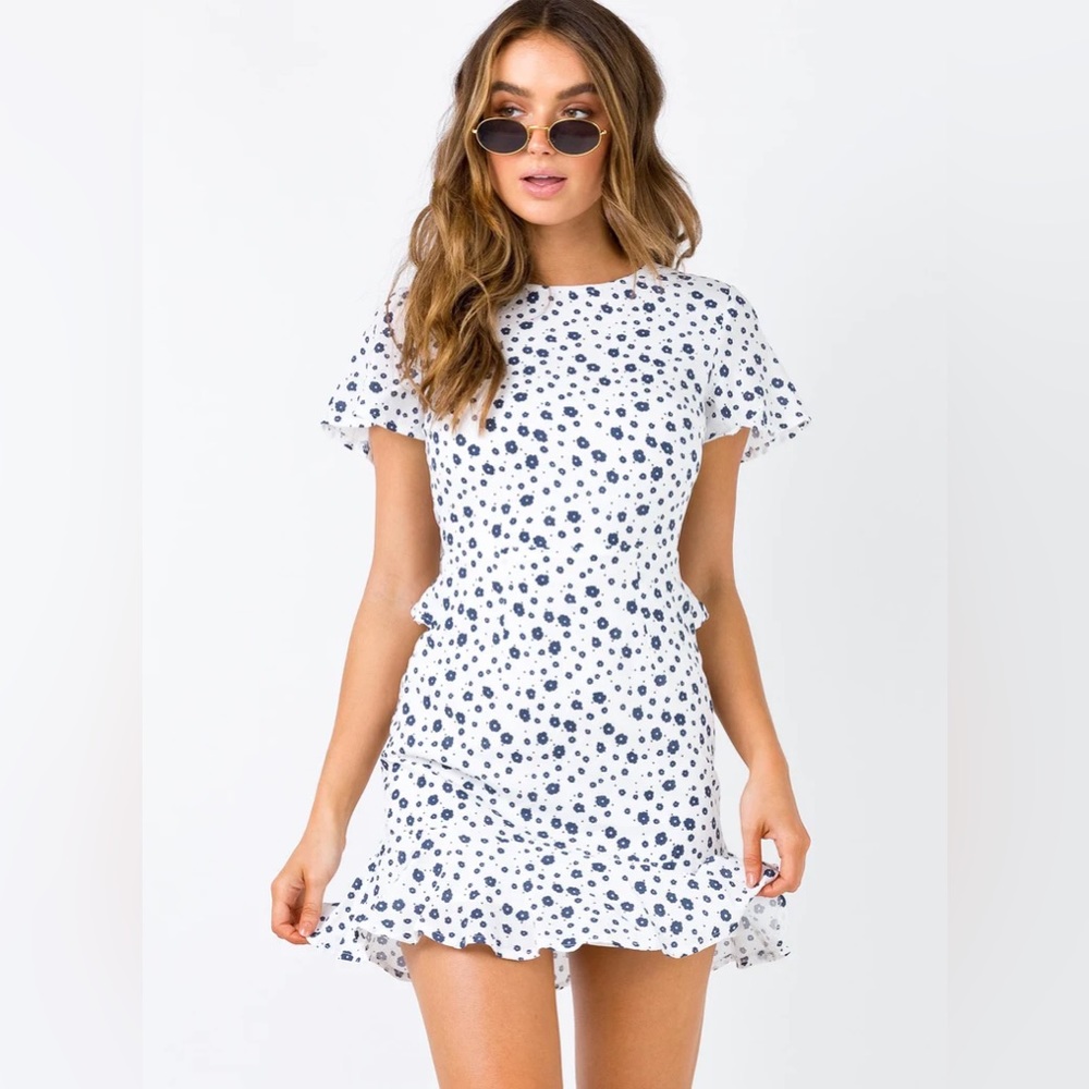 MINI DRESS Princess Polly - White w/blue flowers Size 4. WORN ONCE! Summer dress